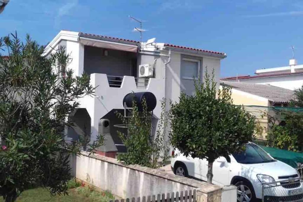 Apartment Mona วีร์ ภายนอก รูปภาพ